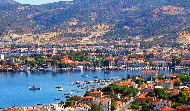 Foça’da Günlük Yaşam Dışarıdan Göründüğü Gibi mi?